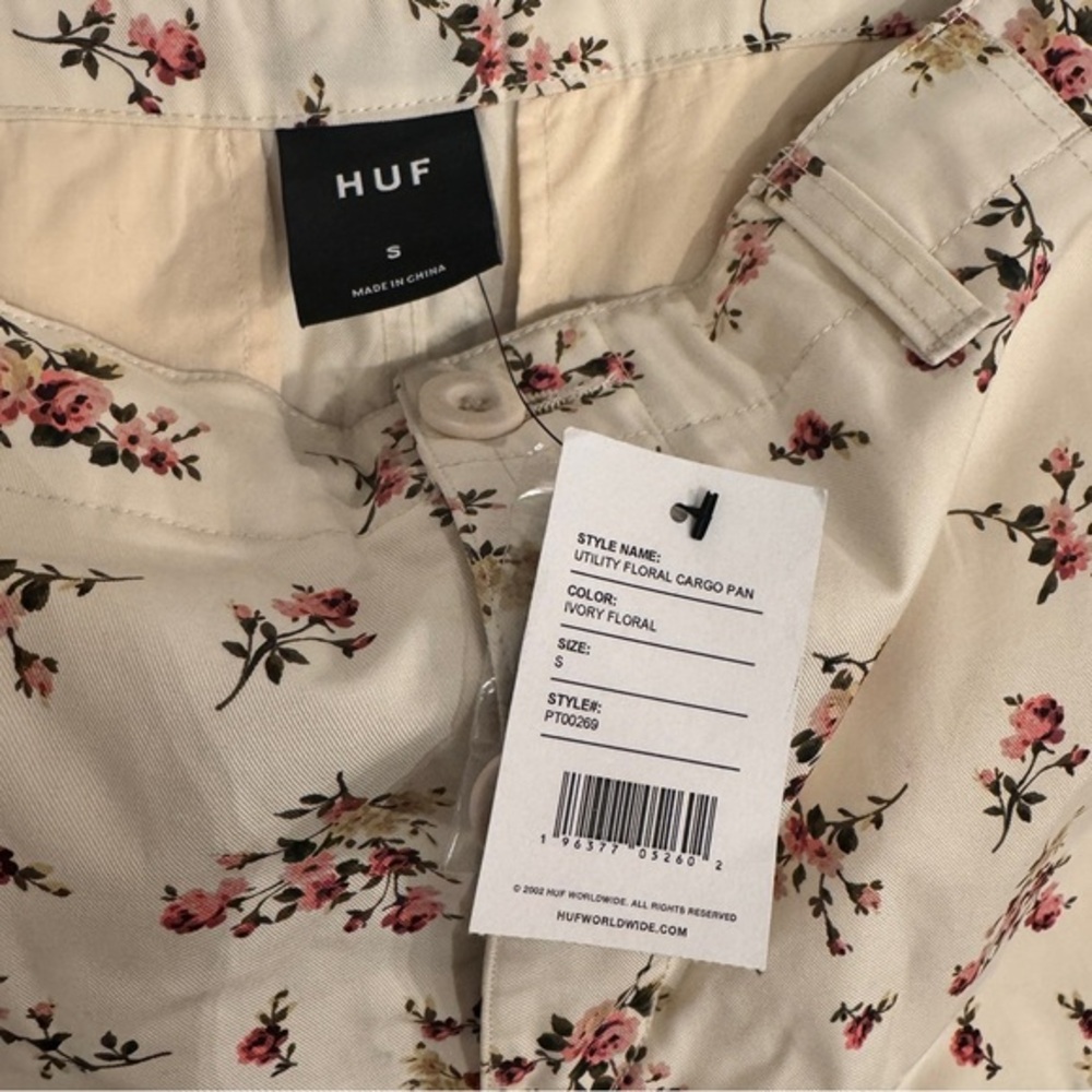 NWT HUF utility cargo pants Ivory floral pattern throughout Mens S bungee hem - Picture 6 of 15